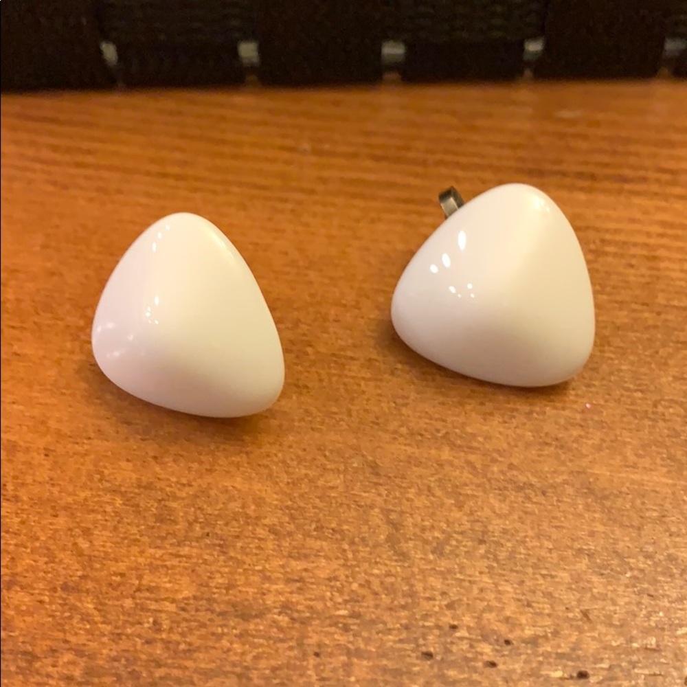 VTG white stone clip on earrings
